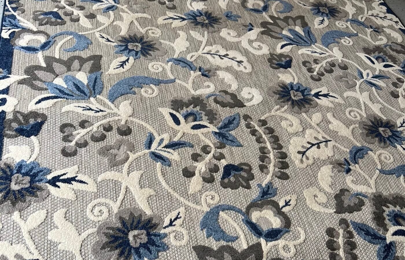 Soiled carpet in a Northern Virginia home before carpet cleaning