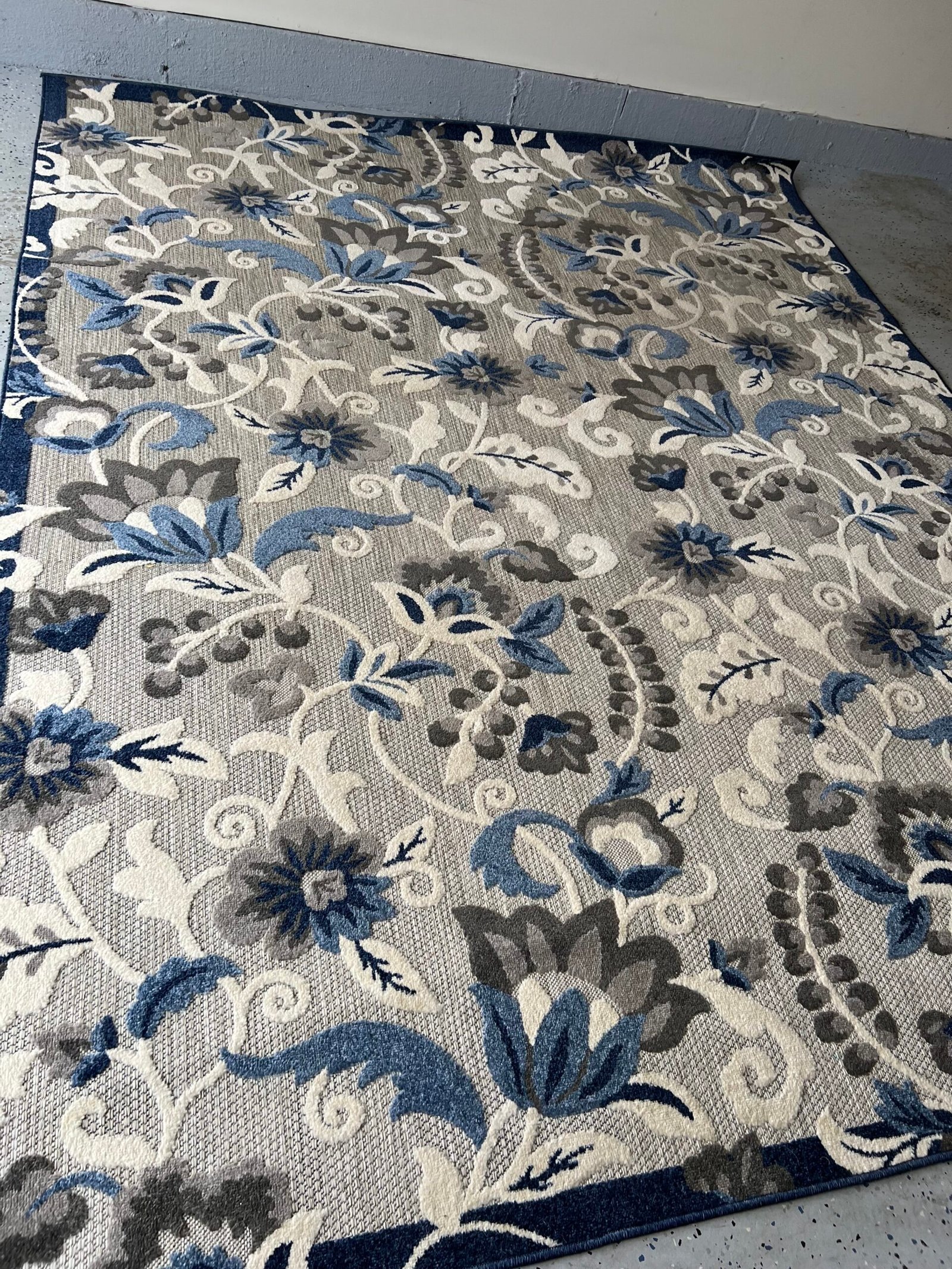 Soiled carpet in a Northern Virginia home before carpet cleaning